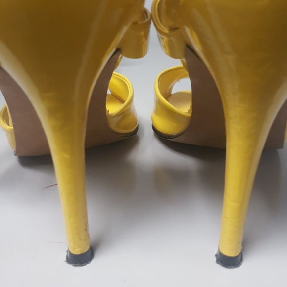 Bright and Sunny Patent Heels - Picture 3 of 5